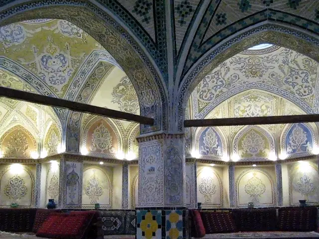 Çinili kubbesiyle hamam içi — Bağcılar, Masaj Salonun